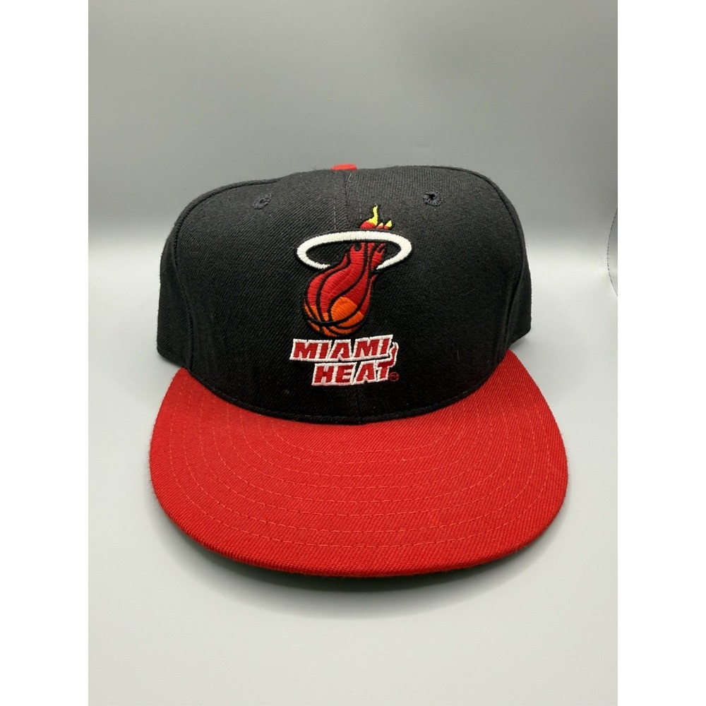 Vintage Miami Heat New Era Pro Model Fitted Hat Size 7 NBA Made USA Black Red